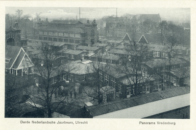 600084 Overzicht over het Jaarbeursterrein op het Vredenburg te Utrecht, tijdens de derde Nederlandse Jaarbeurs; op de ...
